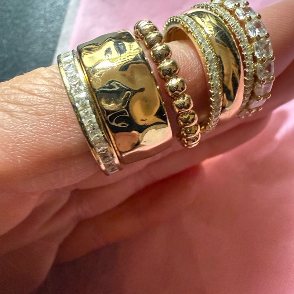 Set of 7 Gold plated Rings - Picture 5 of 8